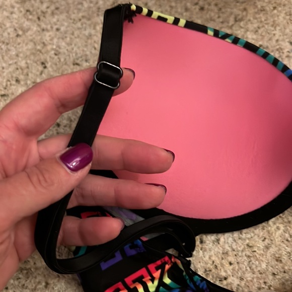 Pink Wear Everywhere Push Up Bra Size 32B GUC! 🌈 - Picture 4 of 6